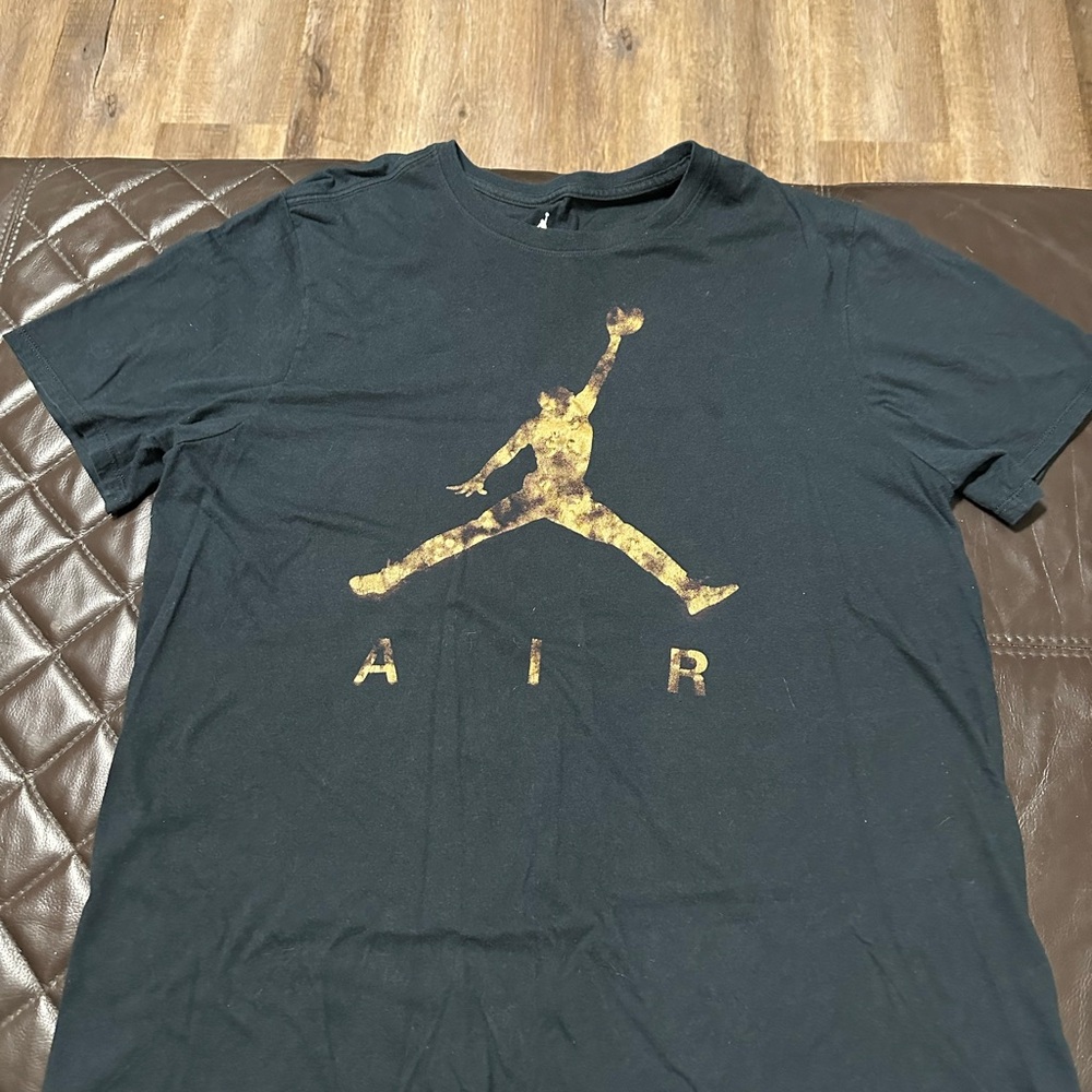 Jordan T-Shirt Black and Gold Size XL